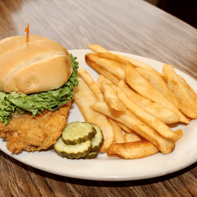 Doc Mccoy's Chicken Samwich.